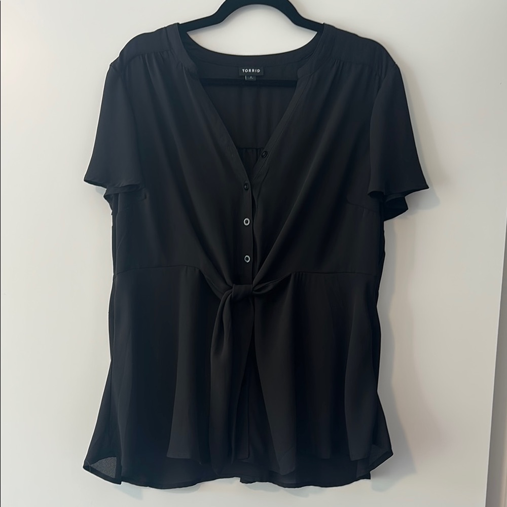 Torrid Black Short Sleeve Tie Front Blouse